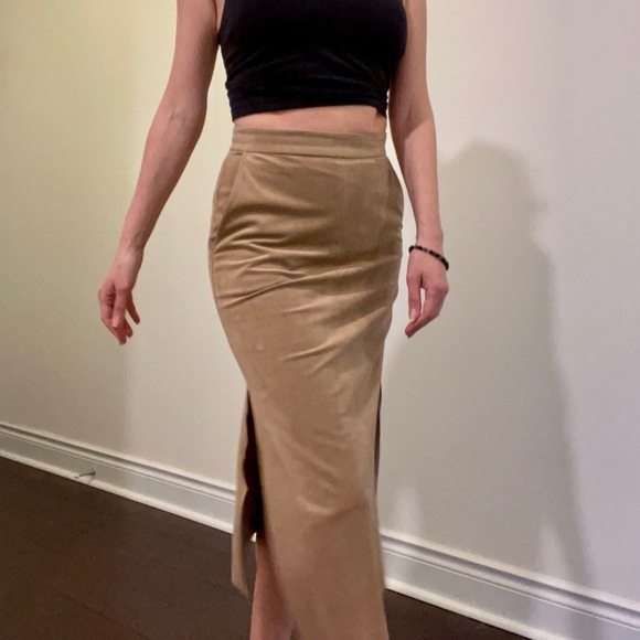 Wilfred faux suede Skirt, size 4, perfect condition, perfect for the office - Picture 5 of 6